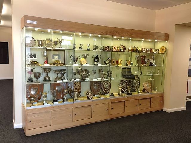 images/installation/grid-teasers/shop_display_cabinets-kireth-ai.jpeg