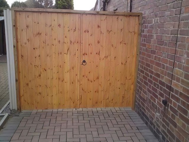 images/fencing/slider/fence-installers-2-kireth-ai.jpeg
